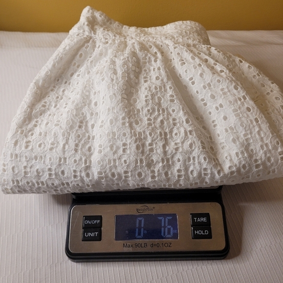 Cynthia Rowley 100% Cotton White Eyelet Mini Skirt sz 6 - Picture 10 of 10